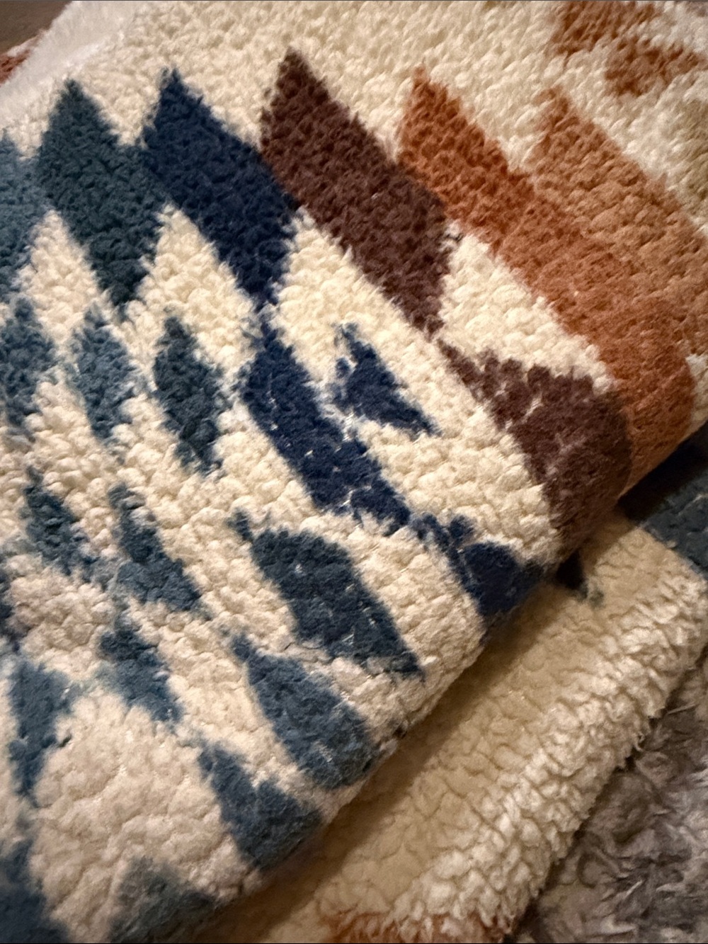 Pendleton Peak Canyon Multicolor Sherpa Throw Fleece Blanket Southwest Aztec - Picture 6 of 17
